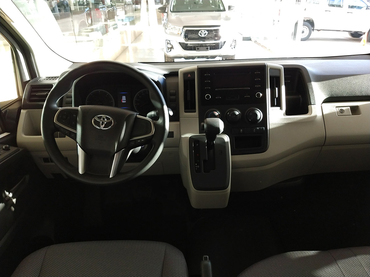 Toyota Hiace Mendoza volante