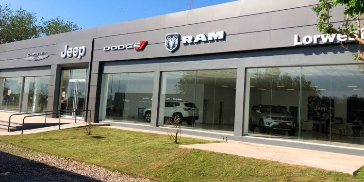 Lor-West-frente-Jeep