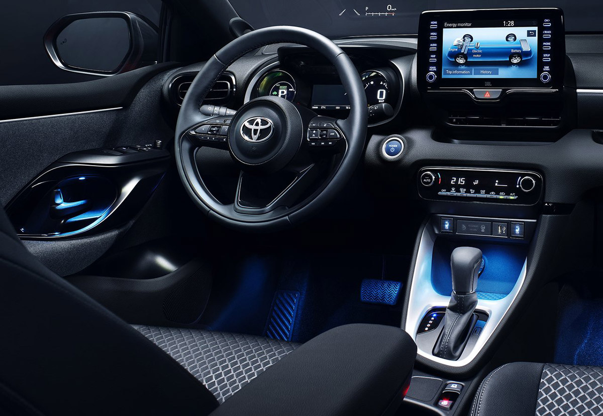 Toyota Yaris 2020 híbrido interior