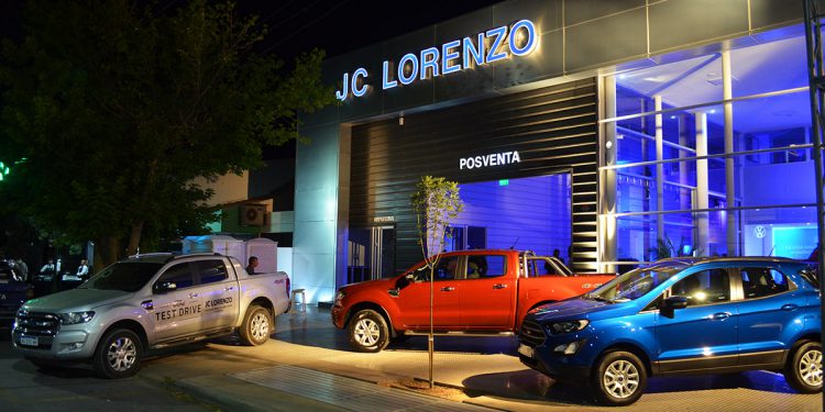 JC Lorenzo inauguración frente