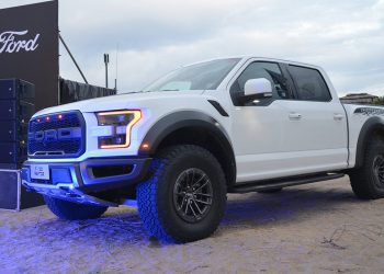 Se lanzó la tremenda Ford F-150 Raptor: precio confirmado y entrega desde febrero