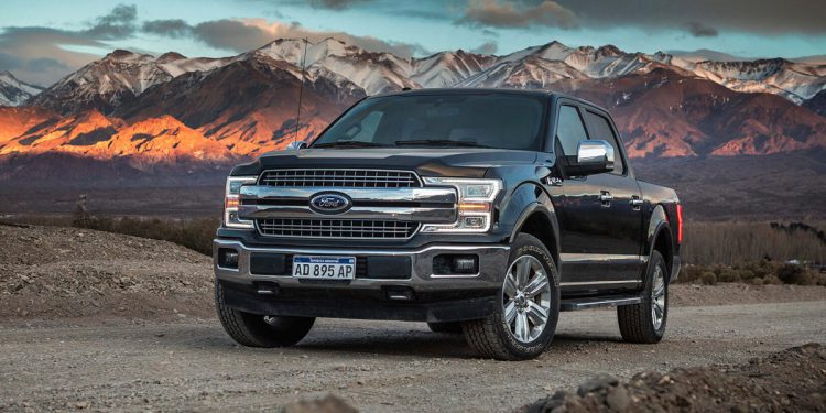 Ejército de pickups completo: Ford lanza la F-150 Lariat con este precio