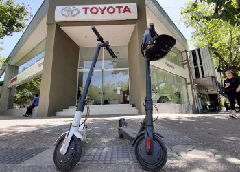 Innovador: Toyota ofrece en Mendoza el servicio de monopatines eléctricos