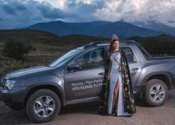 La Reina de la Vendimia Mayra Tous posó en una Renault Oroch