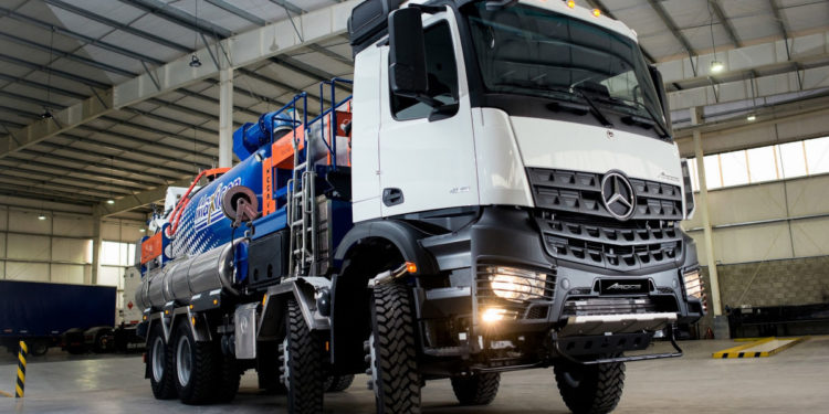 Los trabajos difíciles son su especialidad: conocé el Mercedes Arocs 4145
