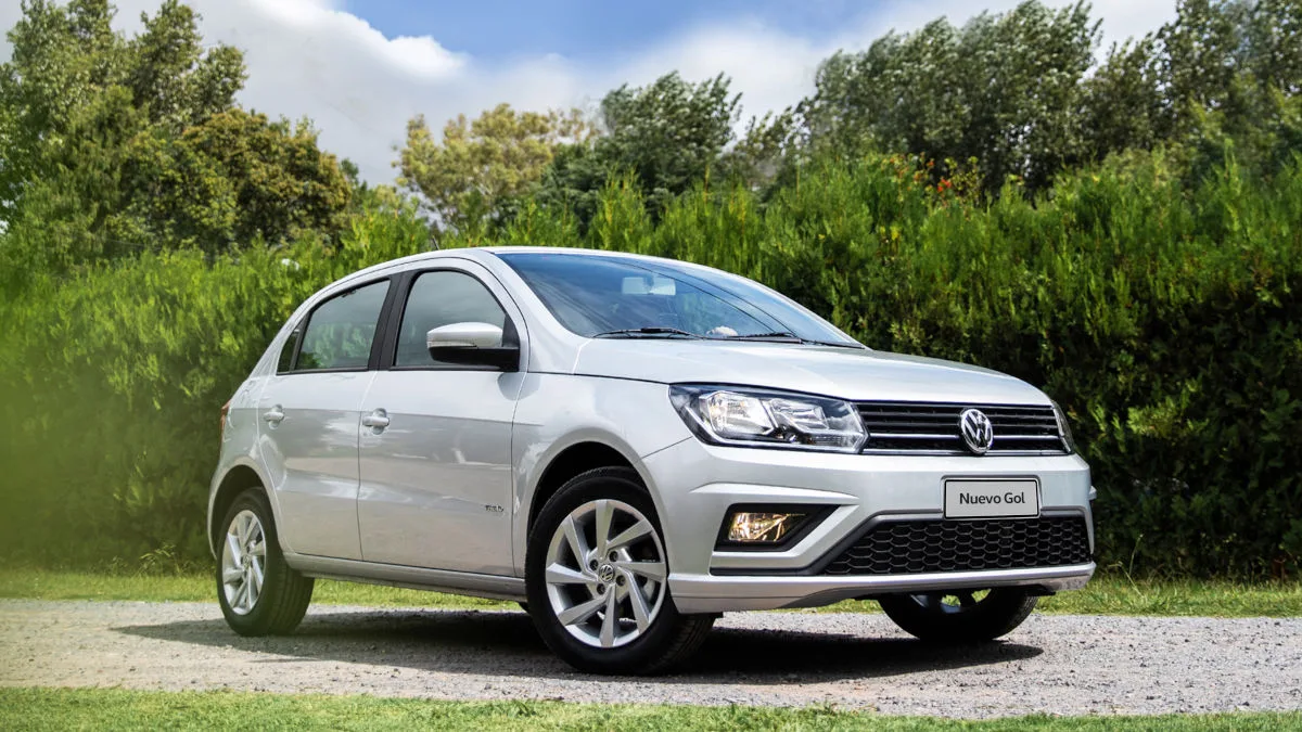 Volkswagen-Gol-001