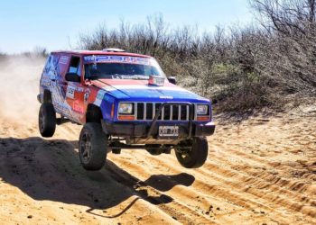 Dos mendocinos en un Jeep Cherokee Sport 4 litros directos al SARR 2021