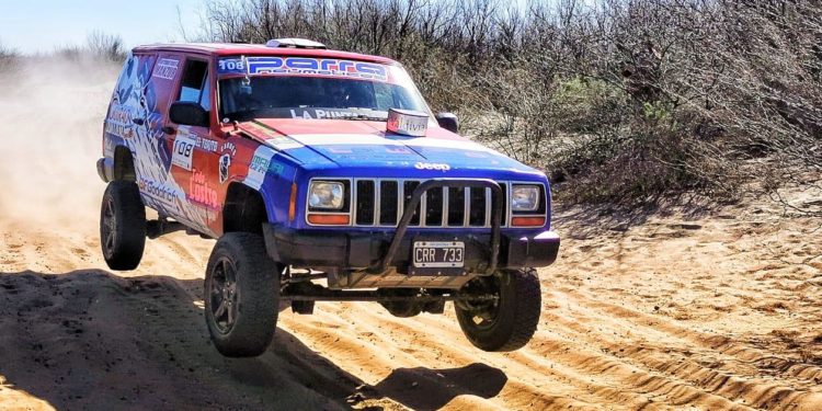 Dos mendocinos en un Jeep Cherokee Sport 4 litros directos al SARR 2021
