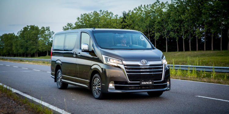 Toyota Hiace Wagon 2021