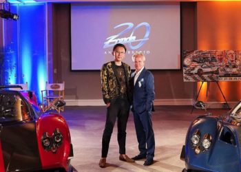 Mike Yin Horario Pagani