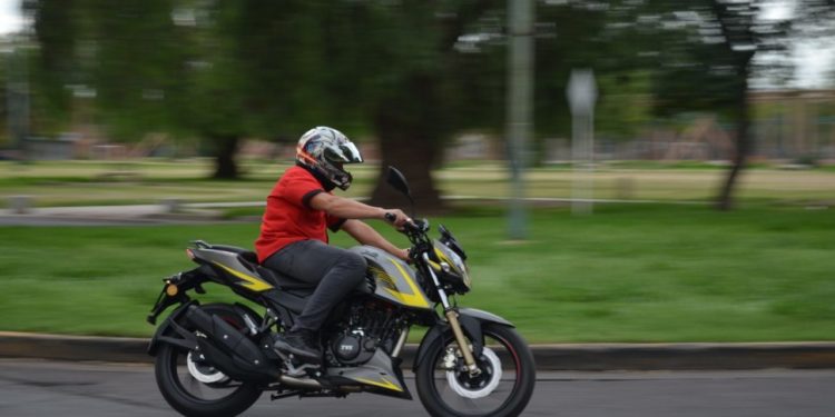 moto TVS RTR 160 V4 pueyrredon