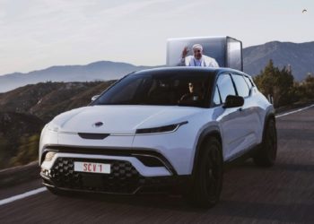 Papamóvil Fisker Ocean eléctrico