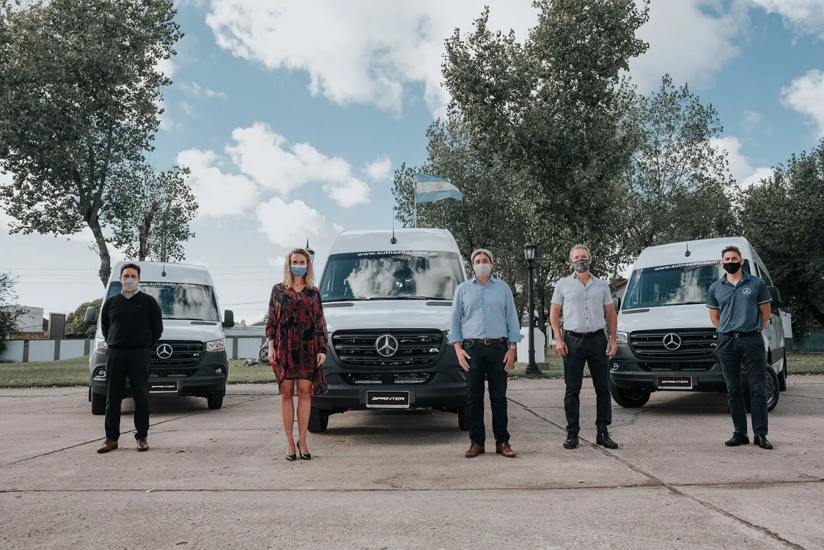 Día del Ejército Argentino y una nueva dotación de utilitarios Mercedes Benz
