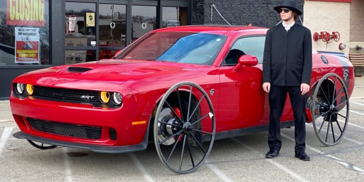 Dodge Challenger SRT carruaje