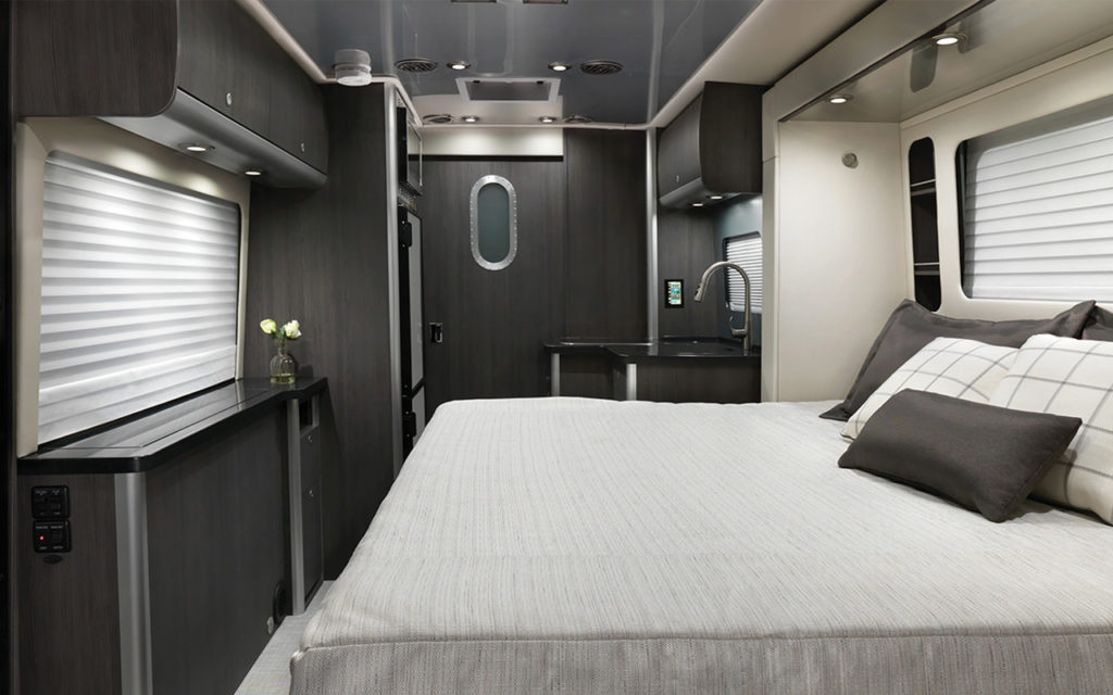 Mercedes Airstream Atlas Touring Coach 2021