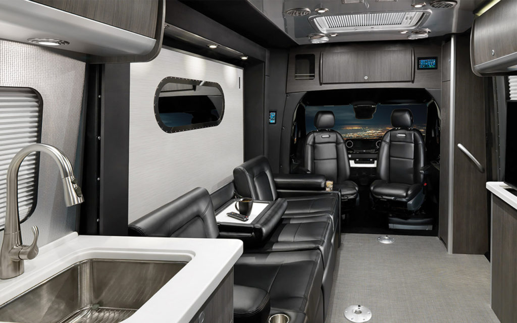 Mercedes Airstream Atlas Touring Coach 2021