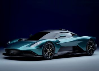 Aston Martin Valhalla 2022