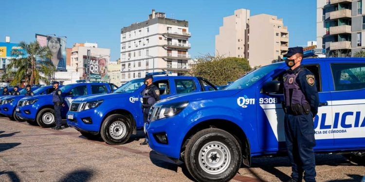 Nissan Argentina entregó 120 nuevas Frontier a la Policía de Córdoba__01