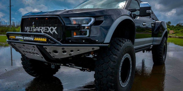 Camionetas modificadas: ¿Es una Ford Raptor? no, es una MegaRaptor