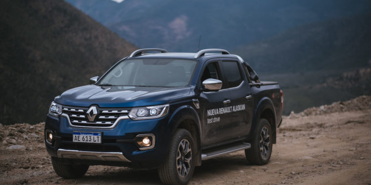 La Renault Alaskan festeja su primer año con promo y entrega inmediata