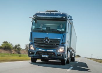 Actros: ¿Cómo son y cuánto cuestan los camiones Mercedes-Benz más imponentes?