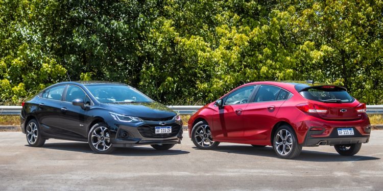 Chevrolet Cruze RS y Cruze Midnight