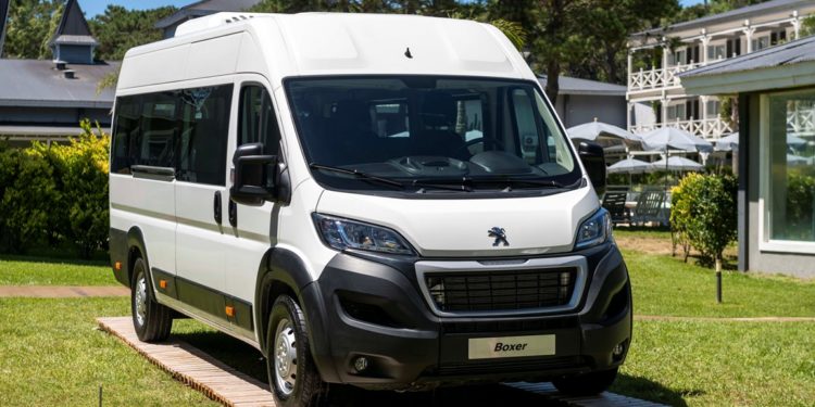 Peugeot Boxer y Citroën Jumper se lanzan en versión Minibus