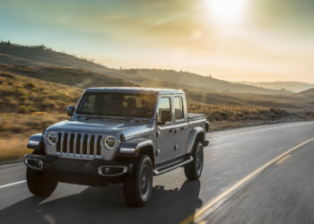 Jeep Gladiator: seis décadas de un ícono de peso de la marca las 7 ranuras