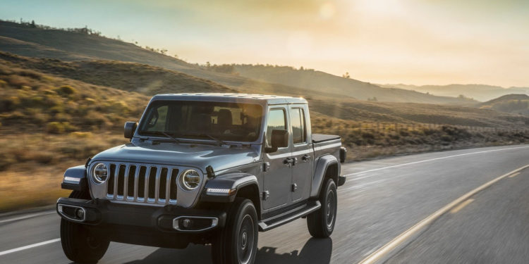 Jeep Gladiator: seis décadas de un ícono de peso de la marca las 7 ranuras