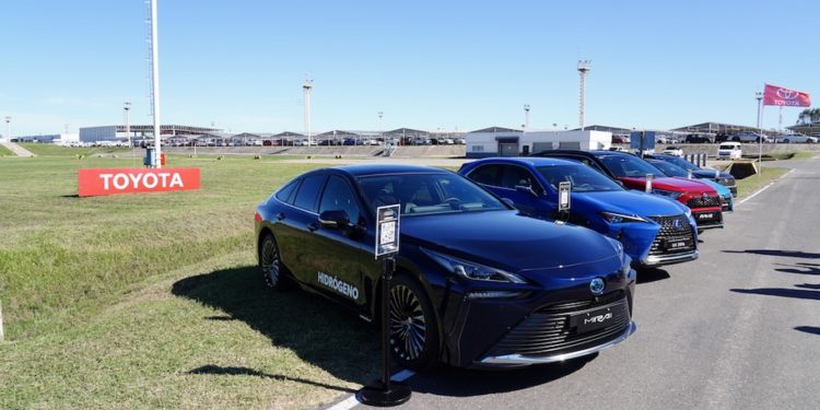 Toyota Mirai: se muestra en Argentina el auto a hidrógeno
