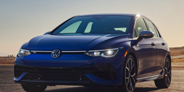El nuevo Volkswagen Golf es descubierto durante sus pruebas en Brasil