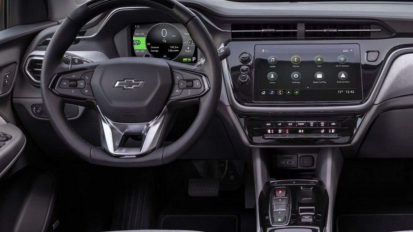 Chevrolet-Bolt_EUV-interior