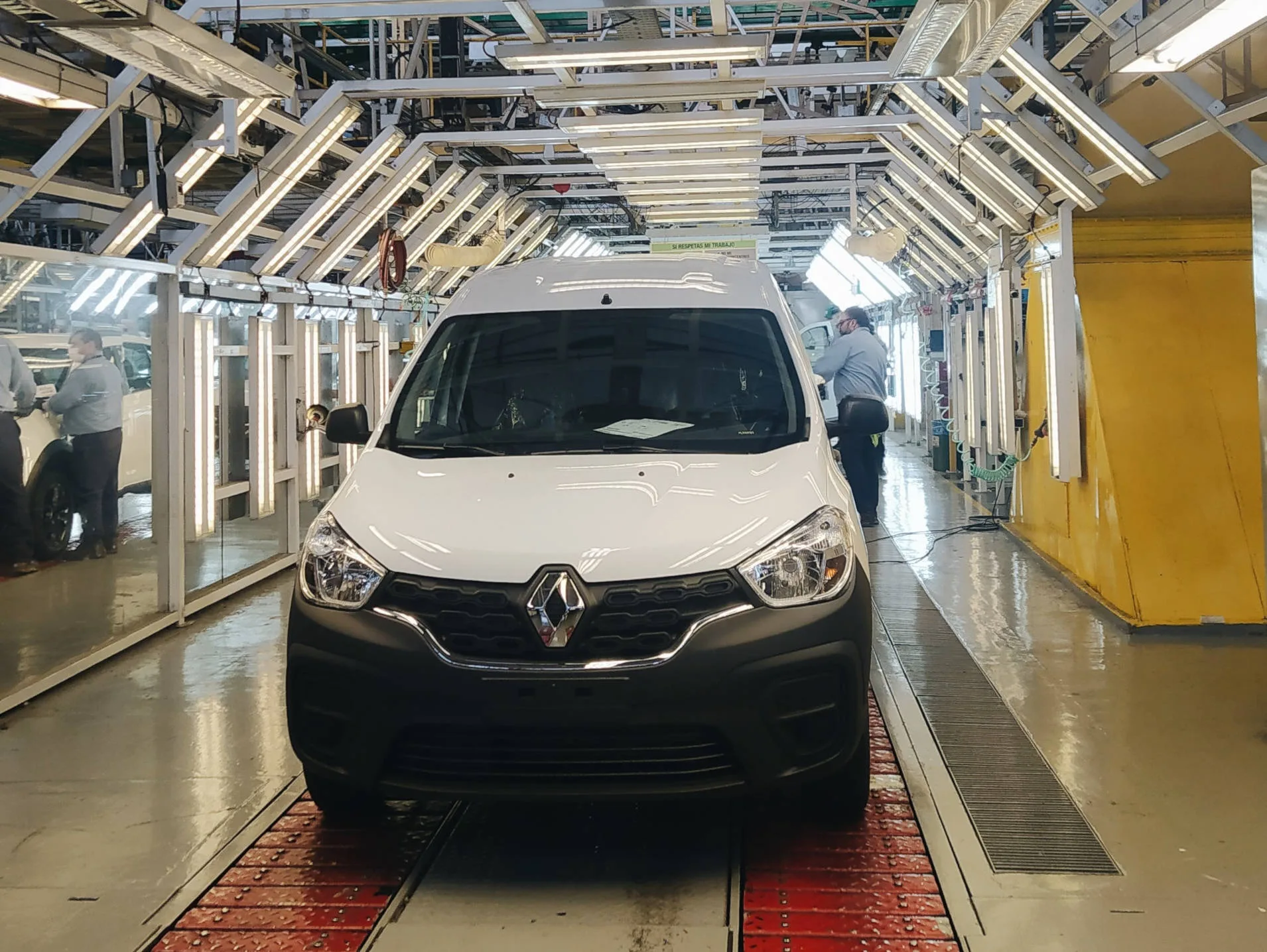 El Renault Kangoo producido en Córdoba llega a África