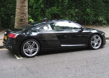 Audi-R-8-Negro-lgante