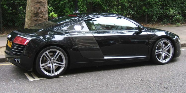Audi-R-8-Negro-lgante