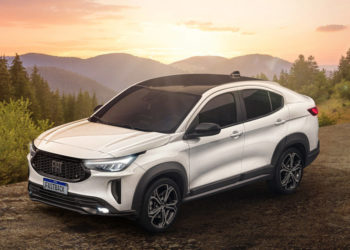 Fiat adelanta el interior del Fastback (y parte de su equipamiento)