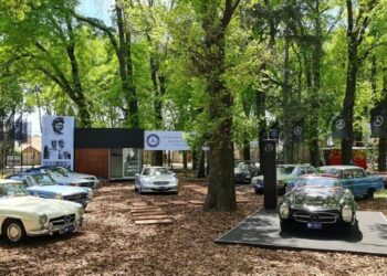 Mercedes-Benz da el presente en AutoClásica con un ejército de clásicos de lujo