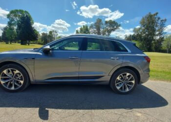 audi etron test drive argentina gris 3