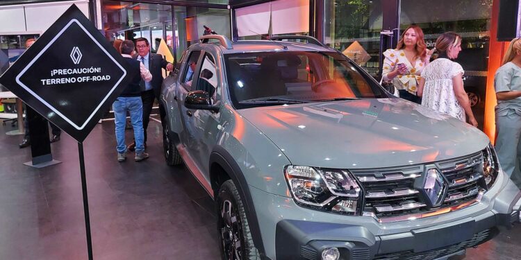 Las nuevas Renault Alaskan Outsider y Oroch desembarcaron en Mendoza