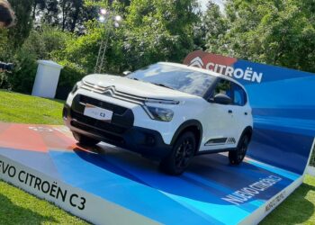 Duelo de económicos: nuevo Citroën C3 frente a Mobi y Etios