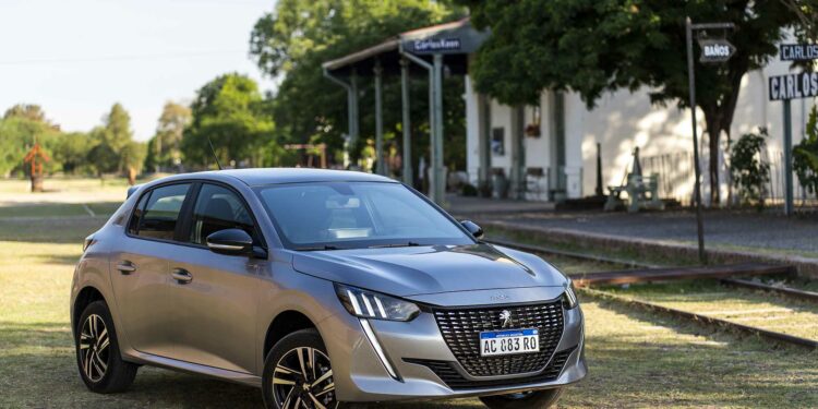 Peugeot 208.