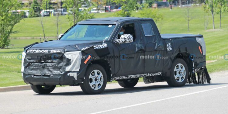 Descubren a la Toyota Tacoma con el motor que tendrá la nueva Hilux