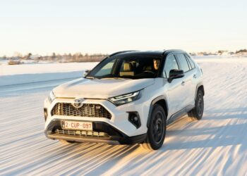 La Toyota RAV4 se hace deportiva con la versión GR Sport