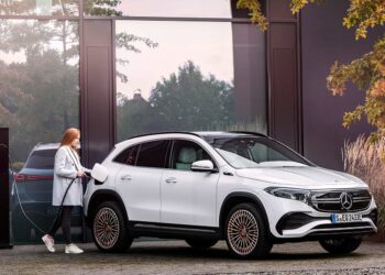 “Tierra, Mar, Aire”: la esencia actualizada de Mercedes-Benz