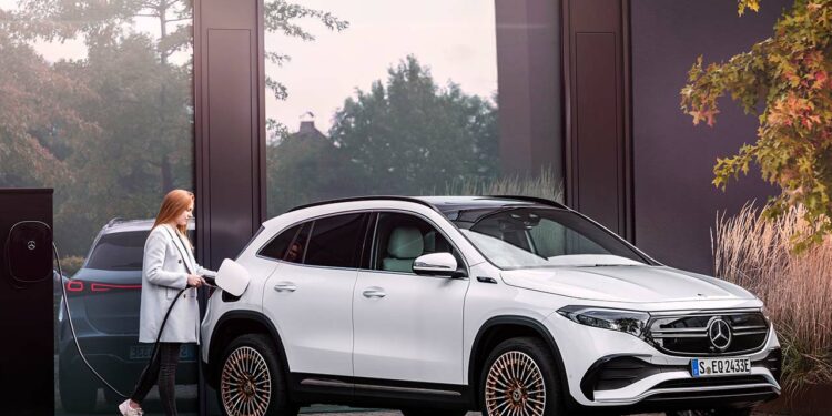 “Tierra, Mar, Aire”: la esencia actualizada de Mercedes-Benz