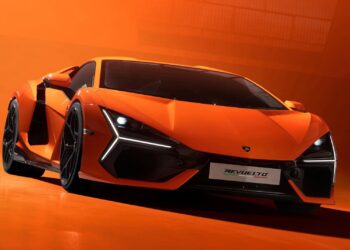 Lamborghini Revuelto