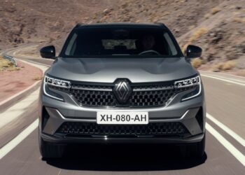 Renault Austral coupé: el SUV alta gama del Rombo descubierto en Europa