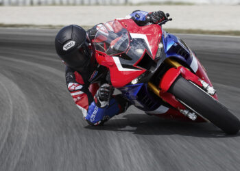 La nueva moto de Honda sería una superbike con motor V4