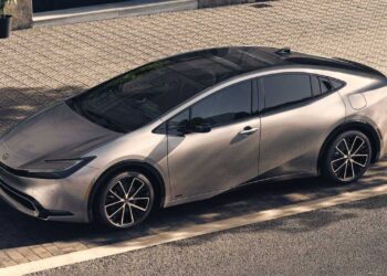 Toyota lanzará híbridos enchufables con más autonomía eléctrica