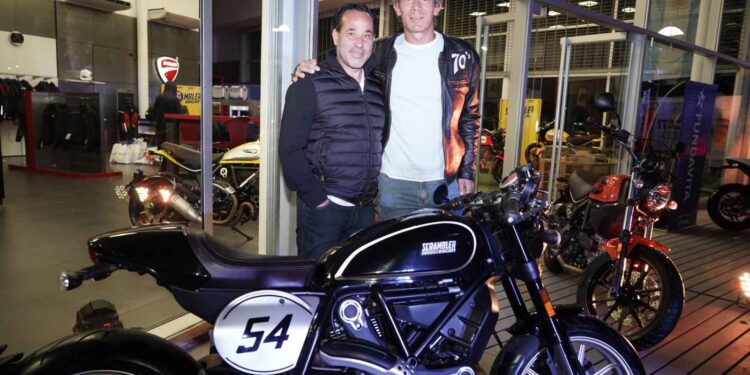 portada-Ducati-Adrian-Yacopini-y-Diego-de-Fundavita